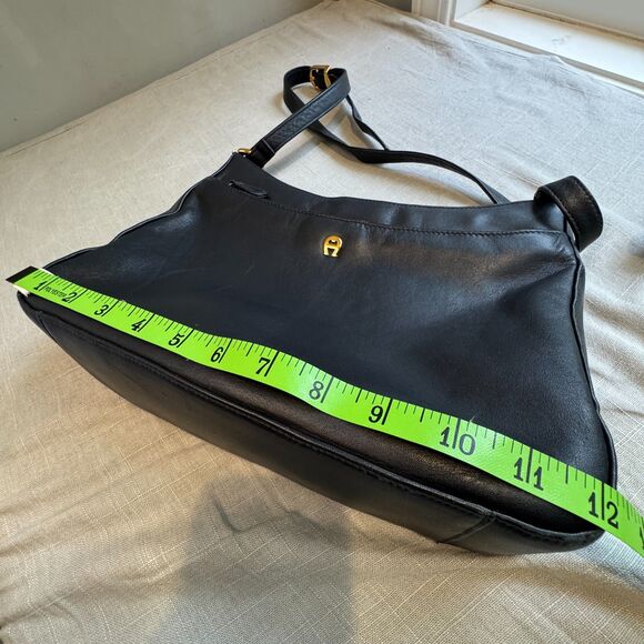 Vintage Etienne Aigner Navy Leather Hobo Shoulder Bag Horseshoe Logo - Picture 7 of 15